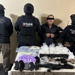 En cateo, FGR detiene a una persona y asegura drogas y armas en Tijuana,B.C