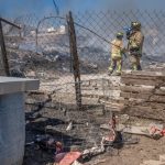 Incendio arrasa con 15 viviendas en Terrazas del Valle: en lo que va del día van cerca de 30 casas consumidas por fuego