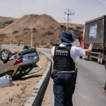Volcadura en bulevar 2000 deja tres lesionados, entre ellos un menor