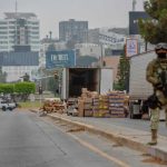 Guardia Nacional asegura tráiler que transportaba medicamento y metanfetamina en el Parque Industrial Pacífico