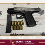 Asegura Policía Municipal a dos hombres por allanamiento, daños y portación de arma de fuego