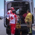 Conductor sobrevive a aparatosa volcadura en bulevar 2000