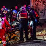 Atacan a balazos a hombre y le dejan cartulina con amenazas