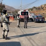 Choque termina en volcadura sobre la carretera antigua Tijuana-Tecate