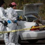 Encuentran vehículo abandonado con restos humanos en bulevar 2000