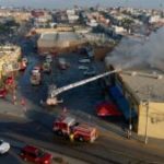 Se registra fuerte incendio en plaza comercial de Villa Fontana