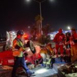 Hombre queda prensado tras volcadura en la Vía Rápida Oriente