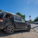 Aparatoso accidente en Los Pinos deja daños materiales, sin lesionados