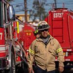 Mujer es rescatada ilesa por bomberos tras fuerte incendio en vivienda de Otay Jardín