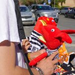 Artículos inspirados en 31 Minutos se venden frente al CECUT durante la exposición